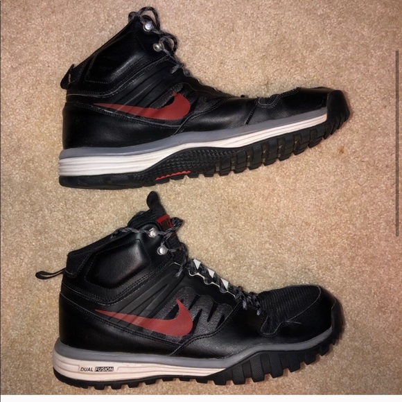 nike dual fusion hills mid leather